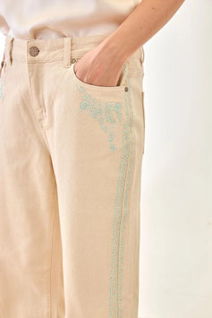 PANTALON DENIM EN ALGODON CON PIEDRITAS EN EL LATERAL BEIGE    REF.  ES.KURO