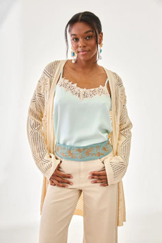 CARDIGAN  FLORAL ALGODON CON APLIQUES DE FLORES EN BEIGE      REF.  NM.DAVO