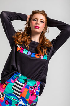 CAMISETA OVERSIZE DE ESTAMPADO GEOMETRICO CARAS DE PICASSO "IMPERFECTA"      REF. AW251101