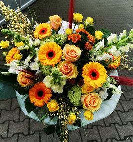 Blumenstrauß in gelb/ orange/weiß