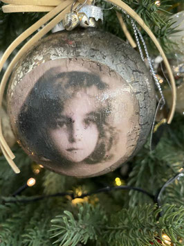 Weihnachtskugel mit Bild "Mädchen"