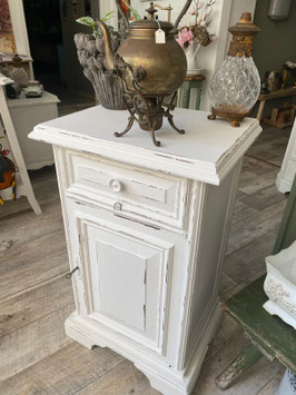 Antiker Nachtschrank