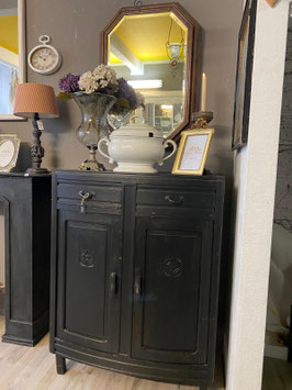 Antike Kommode, schwarz