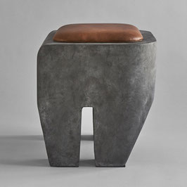 Hocker Sculpt Concrete inkl. Sitzkissen Leder, Body aus Beton