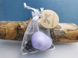 Schutzsteine Schwarzer Turmalin mit Lavendel-Herzseife
