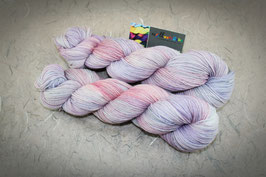 Merino High Twist 6fach von Atelier Zitron, 150g Strang des Monats "Rosalie"