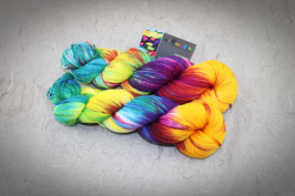 Strapazierfähiges und farbbrillantes Strumpfgarn für langlebige Strickprojekte "Chaos 8"