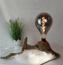 Treibholzwurzel mit Edison Lampe in birnenform und Rauchglas