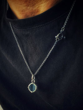 OSKURA black onyx pendant necklace