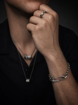 ARKAIKA linked ring - textured silver