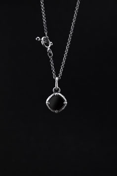 OSKURA black onyx pendant necklace