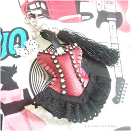 Bijou de sac ROCK SEVENTIES, simili cuir rouge, dentelle noir, strass argenté, pour elle