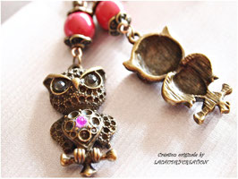 Boucles d'oreille Mes jolies Chouettes rose fuchsia , style vintage,pour oreilles percées, apprets  bronze doré , et strass