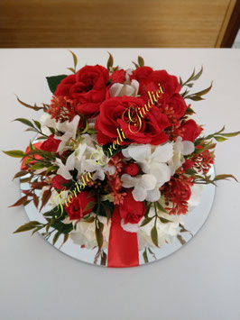 Centrotavola in seta con rose  e ortensie