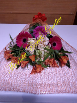 Mazzo fiori con 3 alstromerie, 1 lisianthus e 3 gerbere