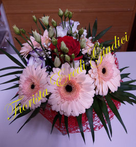 Bouquet con 1 rosa rossa, gerbere, lisianthum, gypsophila, verde