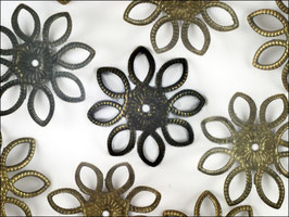 Schöne Blüten Perlkappen Antik Bronze  - P18