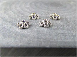 25 oder 60 x Kleine hübsche silber Blüten Perlkappen - P27