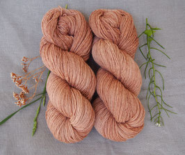 welthase tweed fingering brown sugar  * dyed to order