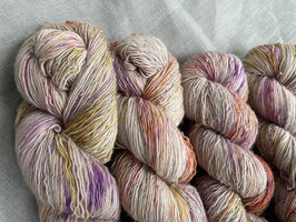 welthase single BFL fingering gentle hazel unique dots