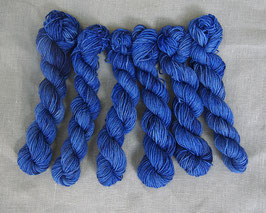 welthase bfl  mini skein 20g fingering happy blue unique dots