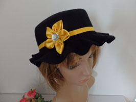 FM07 Chapeau en feutre noir fleur kanzashi jaune
