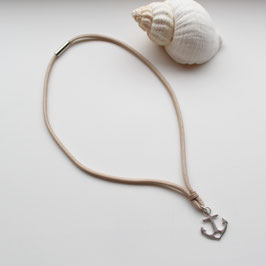Kette aus sandfarbenem Tauwerk