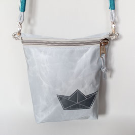 Kleine Tasche grau "Papierboot" mit hellgrauem Tau