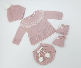 Conjunto de jersey, pololo, gorrito y patines. Ref. 9838.