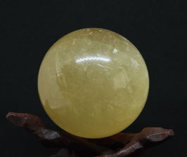 Gele calciet bol