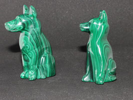Zittende hond (Malachiet)