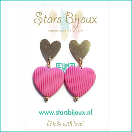 Oorbellen hartje acryl hard roze / goudkleurig