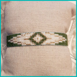 Weefarmbandje groen / beige / goudkleurig