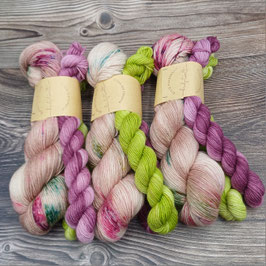 SOCKEN-BUNDLE " PFLAUMENBAUM" 140g