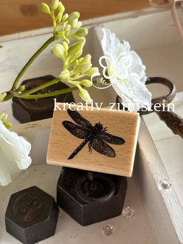 Holzstempel: Libelle mittel seitlich