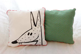 Coussin vert avec illustration originale ours ou loup