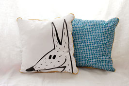 Coussin bleu avec illustration originale ours ou loup