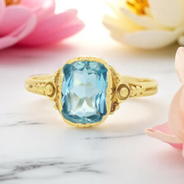 Vintage Aquamarine Gold Ring
