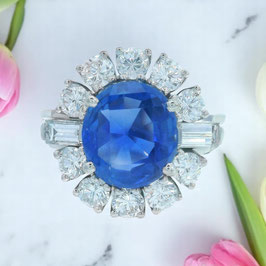 Vintage 1970s cornflower blue Sapphire ring