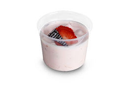 Erdbeerjoghurt mit frischen Erdbeeren