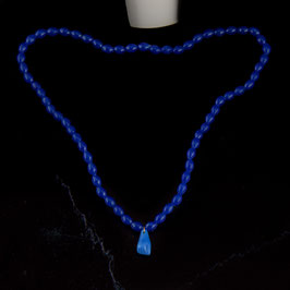 Collier perles bleu main en verre