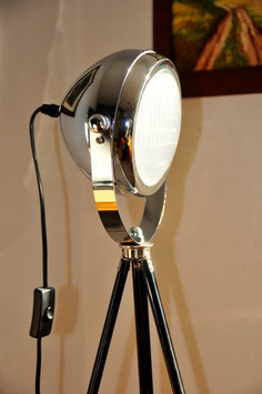 Tripod Stehlampe Scheinwerfer silber
