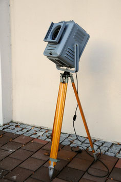 Großer alter Theaterscheinwerfer