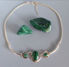 Collier martelé malachite