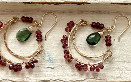 14K GOLD FILLED - MOSS AQUAMARINE QUARTZ & MOSAMBIQUE GARNET EARRING - Item 167