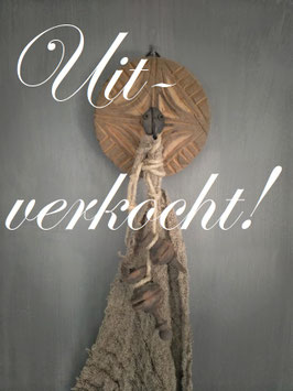 Authentieke kapstok van oud snijwerk ***uitverkocht***