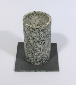 Steinkrug aus Granit