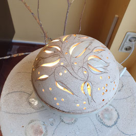 Leuchtkugel, Zarte Blütenornamente, D= 18 cm, Unikat, Handarbeit, frostsicher