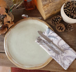 Großer Speiseteller, Pizzateller, cremeschilf- seidenglänzend, Handarbeit, Steinzeug, Unikat, Teller, D= ca. 32,5 cm, spülmasch.geeignet