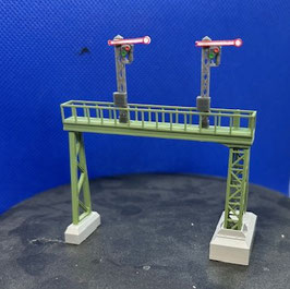 Signalbrücke mit 4m Form-Signalattrappen